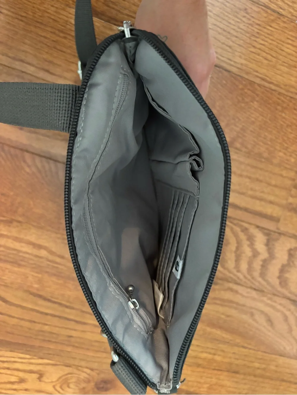Baggallini anti theft crossbody bag dark grey EUC - Picture 7 of 8